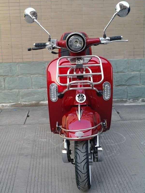 Dongfang Romeo 200cc Retro Moped Scooter, Automatic CVT, High-Power Engine - Image 11