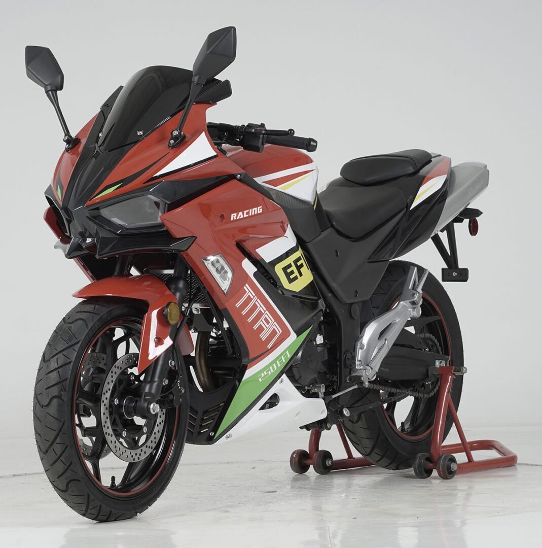Vitacci Titan 250 EFI Motorcycle, 6-Speed Manual, Single Cylinder, Oil-Cooled with Balancer - Image 4