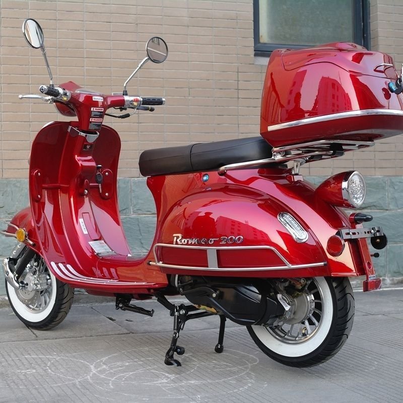 Dongfang Romeo 200cc Retro Moped Scooter, Automatic CVT, High-Power Engine - Image 6