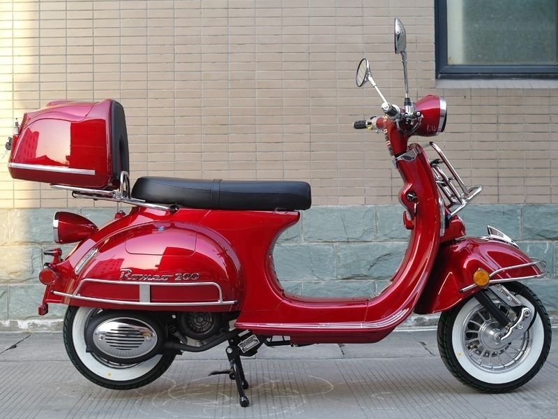 Dongfang Romeo 200cc Retro Moped Scooter, Automatic CVT, High-Power Engine - Image 9