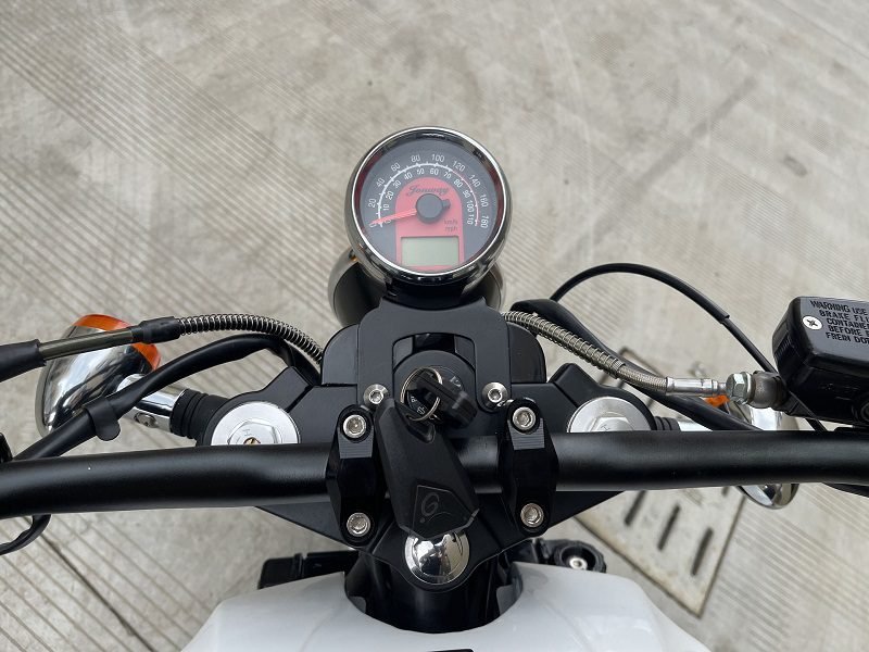 Vitacci Cruizer 250cc Motorcycle, 4-Stroke, 2-Cylinder, Water-Cooled Engine, Electric Start, Aluminum Wheels - Image 7